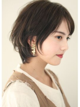 サーカス バイ ビュートリアム 青山(CIRCUS by BEAUTRIUM) ふんわりエアリーショートボブ
