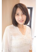 華のある女性カット