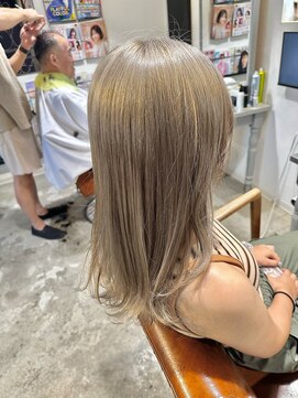 リリー(Lily) ブロンドベージュ