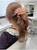 5784ミルクティーアッシュ艶髪ハイライトグラデーションポニー