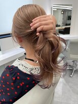 ベレーザ 渋谷(BELEZA)&nbsp;5784ミルクティーアッシュ艶髪ハイライトグラデーションポニー