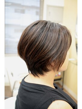 ヘアーノッキン(hair knock’n) 耳にかけやすい長さのショートボブ