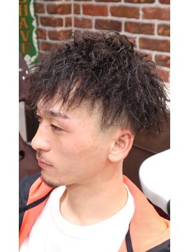 アクセプトザワールドバーバー(Accept the world barber) ツイストパーマ×２ブロックスキンフェード
