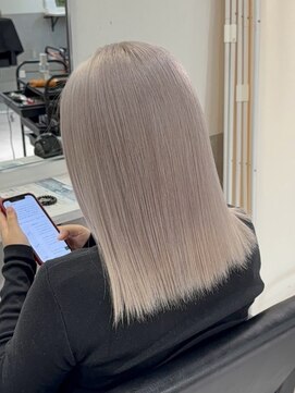 シエラ 南船場(CIERA.) イメチェンホワイトブロンド外ハネボブ美髪ショートボブ