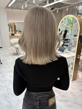 ロンドルピナス 小倉(Lond Lupinus) ブルーブラック/ワイドバング/美髪のススメ/外ハネボブ/北九州