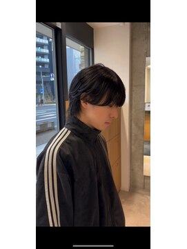 ミリ(milli Produce by ITAKURA) センターパート毛流れパーマ