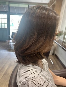 ヴィヴィ(VIVIE) 30代40代50代60代人気ひし形くびれヘア小顔レイヤー大人ミディ