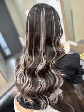 ラピス 横浜(Lapis) アッシュブラックハイライトブリーチカラーシールエクステ