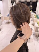 ステアケース ギンザセブン(stair:case ginza7) ハイライト白髪ぼかしグレージュ前下がりボブ