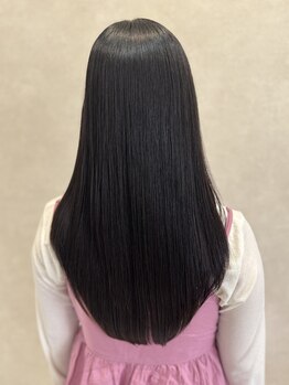 スリー(THREE)の写真/【乾かすだけでサロン帰りの仕上がり】真っ直ぐじゃない自然にまとまる縮毛矯正