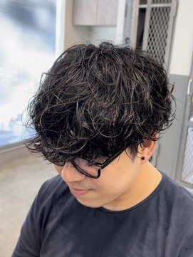 ノイセルヘアー(Noisyle Men's hair) リバースセンターパート/ニュアンスパーマ/ダウンバング/MEN'S◎