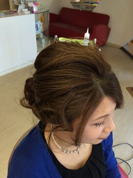 リップス(Lip's) 流行りのまとめ髪