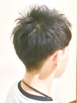 キューブ(HAIR MAKE Cube) トップ軽やかベリーショート