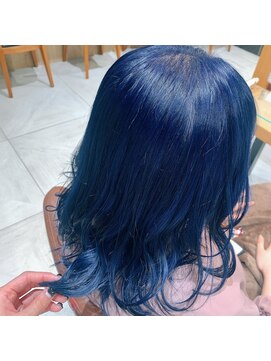 ネオリーブルカ 御茶ノ水店(Neolive Luca) ディープブルーカラー