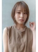 大人かわいい×前下がりショートボブ×グレージュ