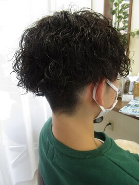 コアフィールフィス(COIFFURE fils) 【見附 今町】ツイストスパイラル ツーブロショート