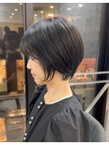 簡単スタイリング！綺麗め大人ショートヘア！