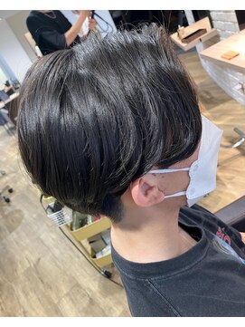 エヌプラス(N+) 波巻きツイストスパイラル刈り上げセンターパートサーフカール