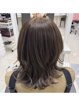 アッシュ 吉祥寺店(Ash) 【赤みを消す】オリーブベージュ×くびれ外ハネレイヤー