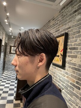 ミリオンバックス 上野(Million Bucks) 刈り上げセンターパート