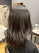 アルター(aL ter)&nbsp;アッシュグレー［切りっぱなしボブ/美髪/鎌取］