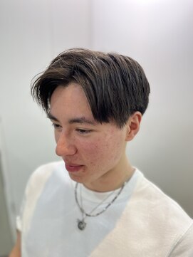 クロムトウキョウ ザ バーバー 新宿本店(CHROM TOKYO the Barber) センターパート