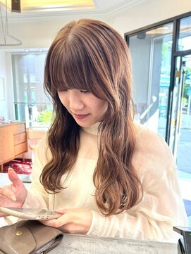 ヘアーアイスカルテット(HAIR ICI QUARTET) 大人可愛いブリーチなしミルクティーベージュゆるふわロングヘア