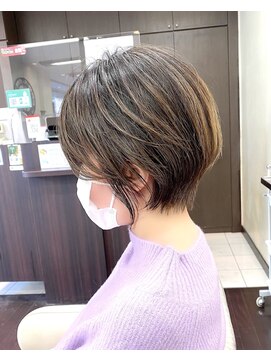 アッシュ 横浜西口店(Ash) 前下がりショート