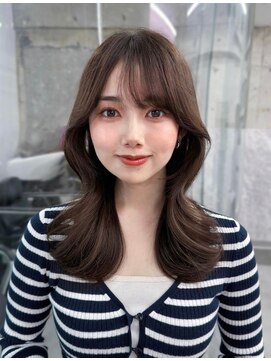 フィヴェント(Fivent) 黒髪韓国小顔レイヤーイメチェン暗めオリーブグレークラゲヘアー