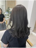 控えめレイヤースタイル　オリーブアッシュカラー