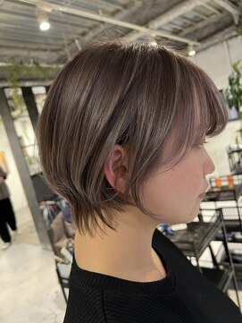 アパートメント オブ ソロン 市川(The Apartment of Solon) レイヤー/ショートボブ/ハイライト/白髪ぼかし/市川/30代40代