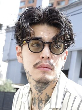 フィフス 仙台(fifth) 仙台ラルフカールセンターパート刈り上げ毛流れスパイラルパーマ