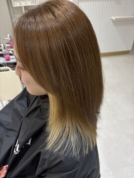 ほんのり見える！ナチュラルブラウン×インナーカラー