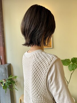 〈浅草 半個室〉ミディアムレイヤーボブ