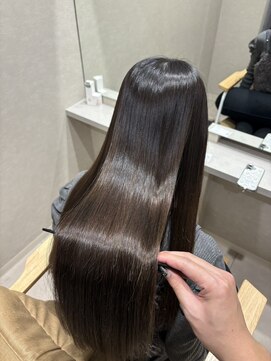 ナンバー 大分中央町店(N°) 髪質改善艶感ブラウン美髪ロングストレート