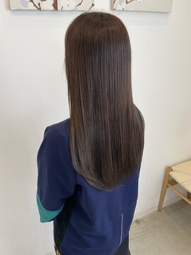 ジジ チーク 栃木(Gigi cheek) イルミナカラーでオリーブベージュ