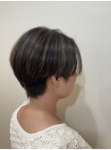 小顔ショート×グレージュハイライト