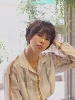 イロ(Ilo) くせ毛風マッシュショート