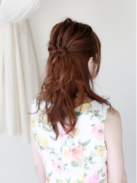 ホワイトルーム(White Room) ハーフアップ＋リボンアレンジ