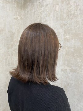 イル(iru) 人気の外ハネスタイル♪柔らかベージュカラー