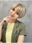 大人可愛いハイトーンショート