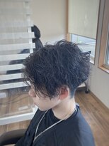 ロルド シェリ(Rold Cheri)&nbsp;センターパートツイストスパイラルパーマ