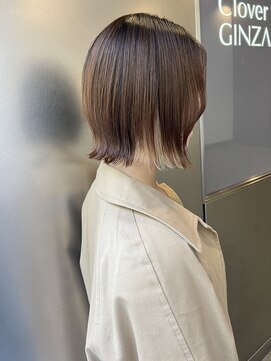 アイユー(ii+U) 外はねボブ　インナーカラー　小顔ショート　顔周りカット