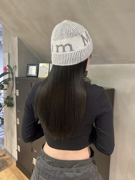 ニキータ(Nikiita) 〈ツヤ髪オリーブカラー〉