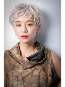 カバーヘア ブリス 戸田公園西口店(COVER HAIR bliss) ホワイトブロンドメンズライク抜け感ショートw戸田公園20代30代