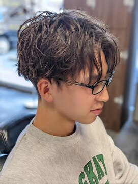 ワンワンオー バーバーショップ コンチネンタル(@110 BARBER SHOP continental) ゆるスパイラルパーマ