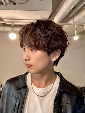 ファルベ(Farbe) ・スパイキーショートブルーブラックフェザーパーマサーフカール