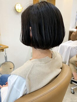 【阪急上牧駅目の前】広々とした店内で、あなたにぴったりのヘアスタイルを提案します♪理想の自分へ変身！
