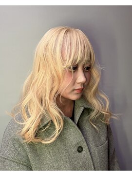 ブリーチ/インナーカラー/抜きっぱなしブロンド/前頭ブリーチ