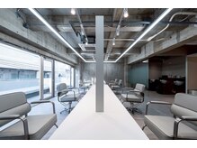 マイキーヘア 広島(MY KEY HAIR)の雰囲気（自然光も入り明るく広々としたセット面フロア！）